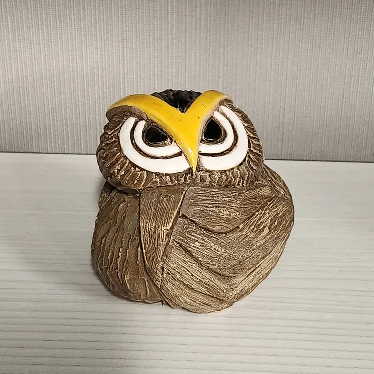 Vintage owl Artesania Rinconada figurine.
