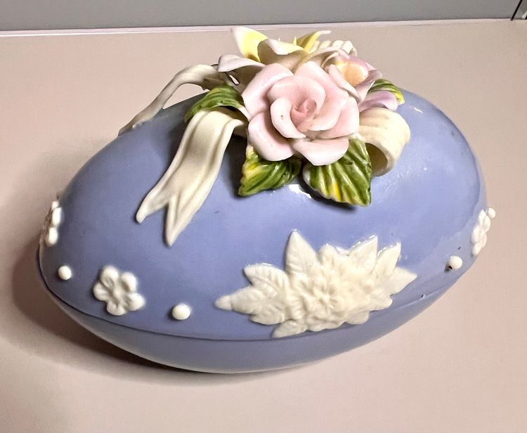 Vintage Capodimonte Style Light Blue Glass Egg Trinket Box With Flowers 4 1/2”