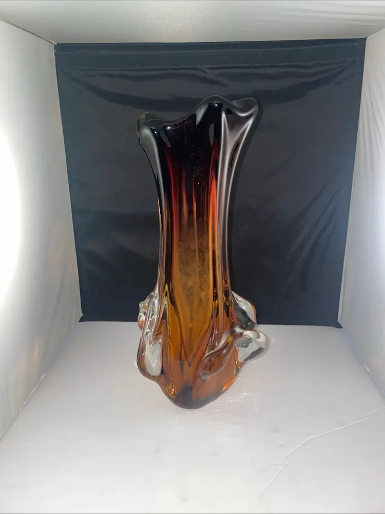 LOVELY Vintage MCM ART GLASS RIBBED TRI-CORNER 13” VASE AMBER Brown Murano?