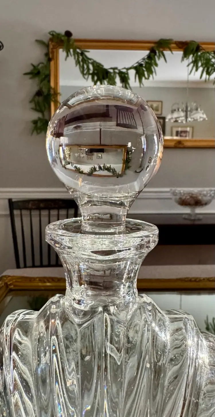 “Platano” Lead Crystal Shell Decanter
