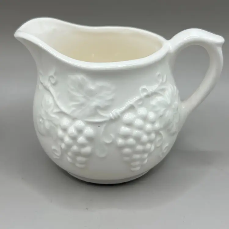 Enesco Ceramic Creamer And Sugar Grapes And Leaves Embossed Design Japan
