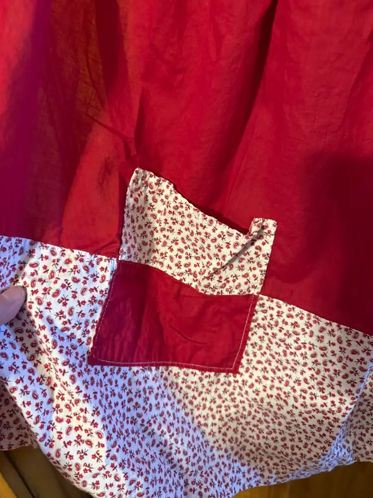 #02 - Aprons Half Size Vintage Handmade Valentine