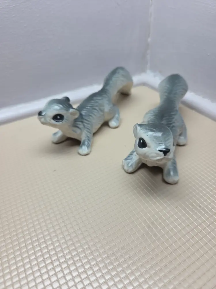 Vintage Garden Ornament Ceramic Gray Squirrel Pair NO DAMAGE