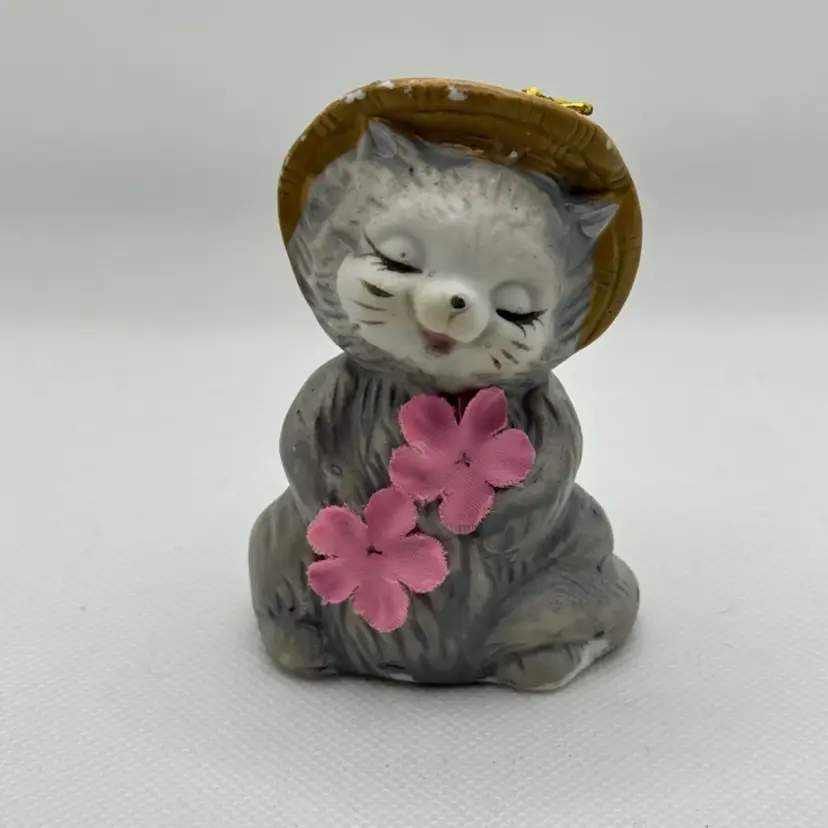 Vintage Cat Kitten Hanging Holiday Bell With Bow & Flowers, Made By Giftco, Inc. 1980’s, Made In Taiwan