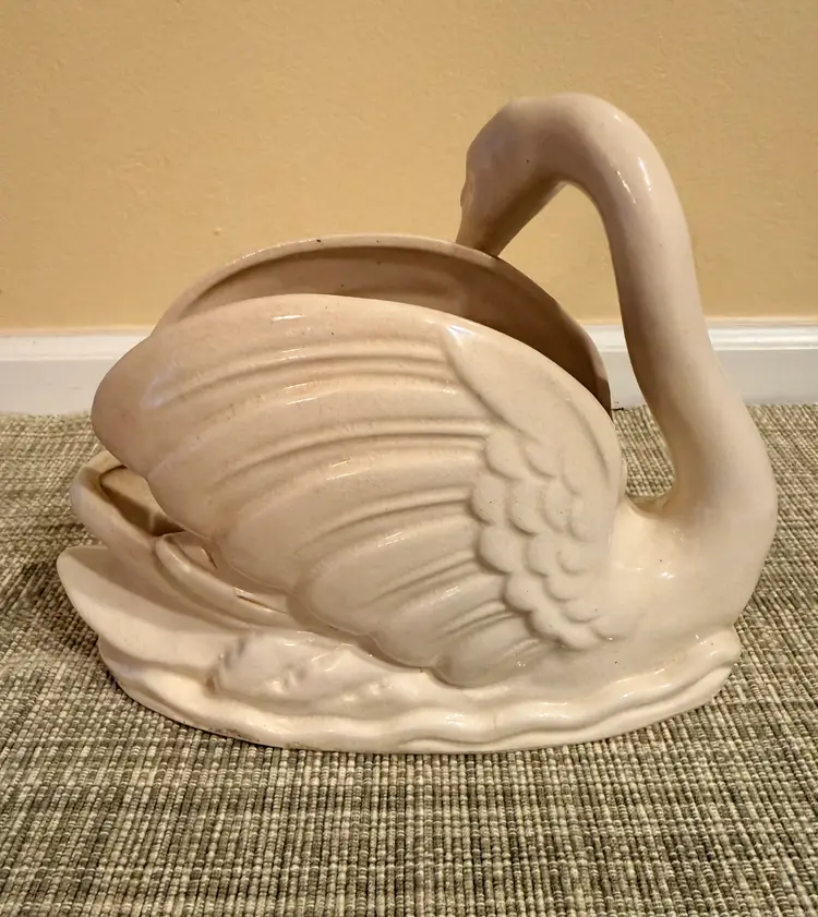 Beautiful MCM Cream Swan Planter