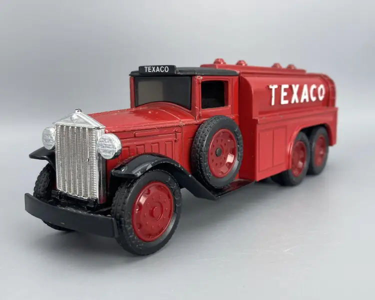 1990 Edition #7 ERTL Texaco Diamond 2 1/2 Ton Truck Coin Bank Diecast