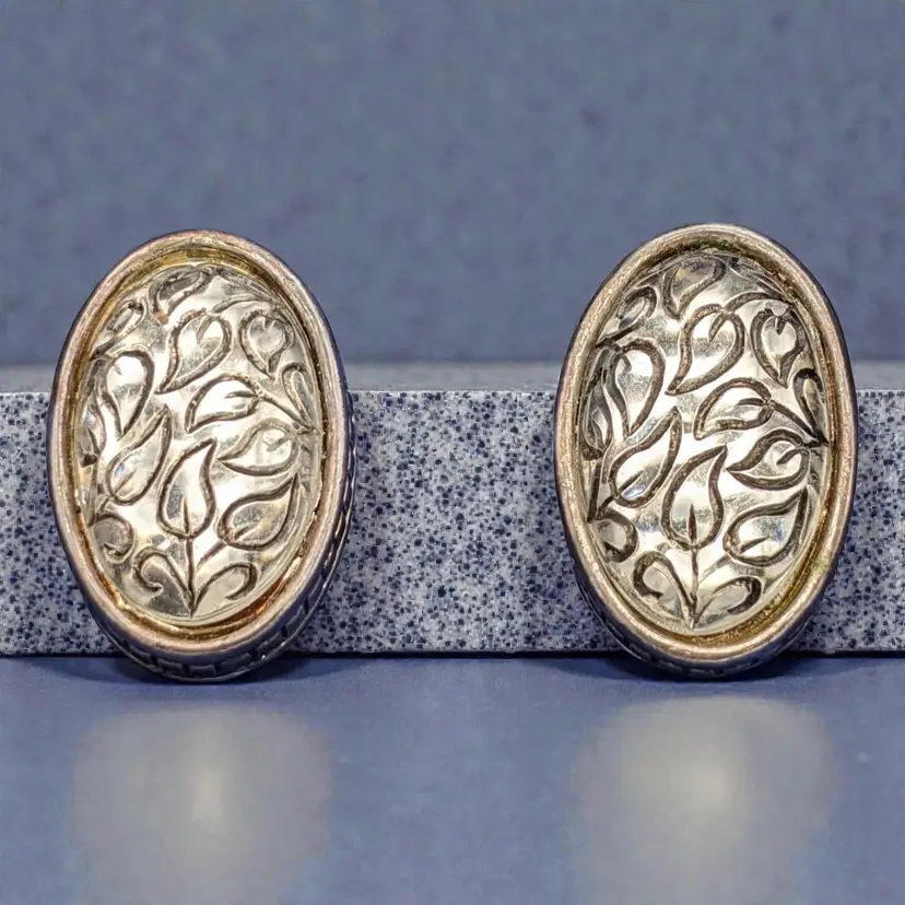 Clear Acrylic Glass Leaf Etched Oval Button Silvertone Clip-on Earrings