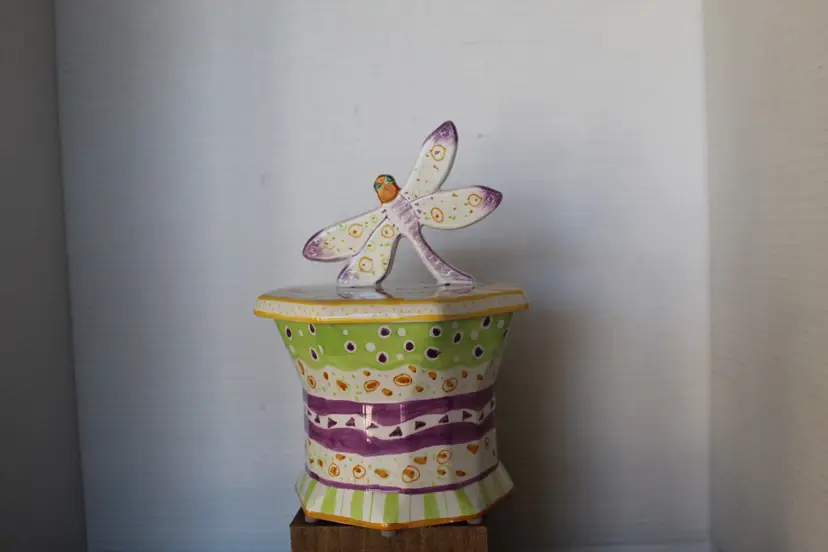 Vintage Empress Arts Ltd Covered Dish, Dragonfly On Lid, 1999, Multicolored 7.5”