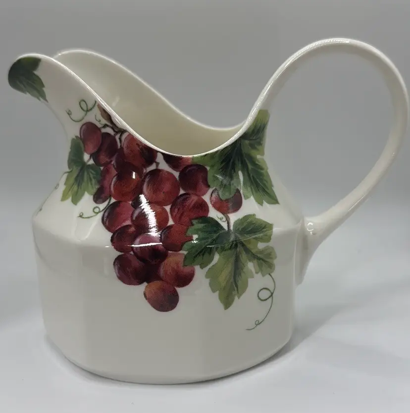 Royal Doulton Vintage Grape Pattern Large Creamer 1994 5” tall