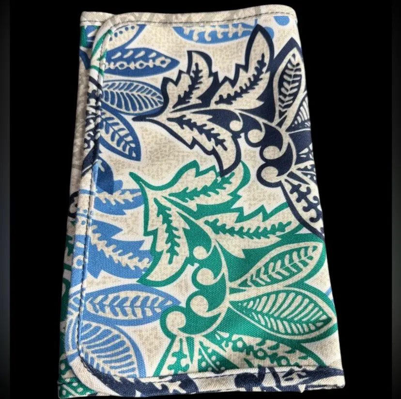 Vera Bradley Makeup Brush Holder “Santiago”