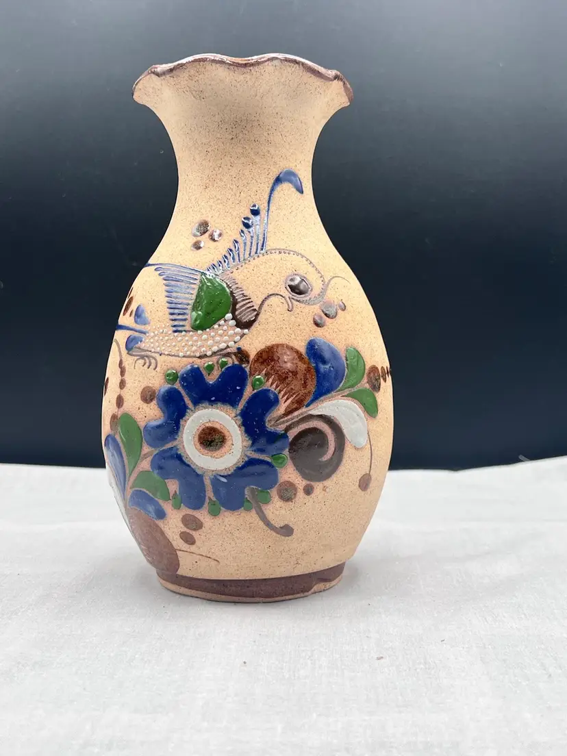 534B Vintage Handmade Mexican Tonala Style Pottery/Clay Vase With A Bird
On It