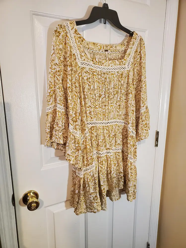 Free People Revolve Talk About It Tunic Floral Lace Size Medium