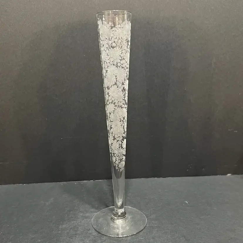 MARKDOWN! Tiffin Queen Astrid Etched Glass Bud Vase ~10.5β x 3β diameter