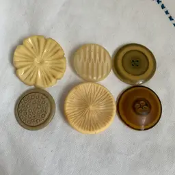 Vintage Lot of 6 Buttons Celluloid? Bakelite?  Post 1930's