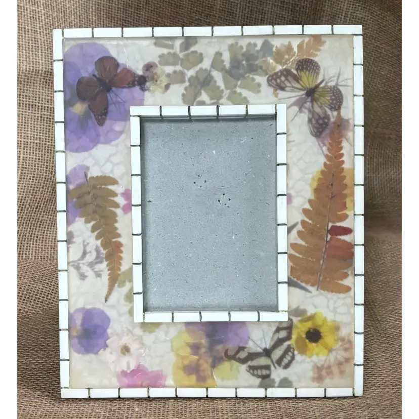 Vintage Jordan Mark Secret Garden Pressed Flowers Resin Picture Frame Botanical