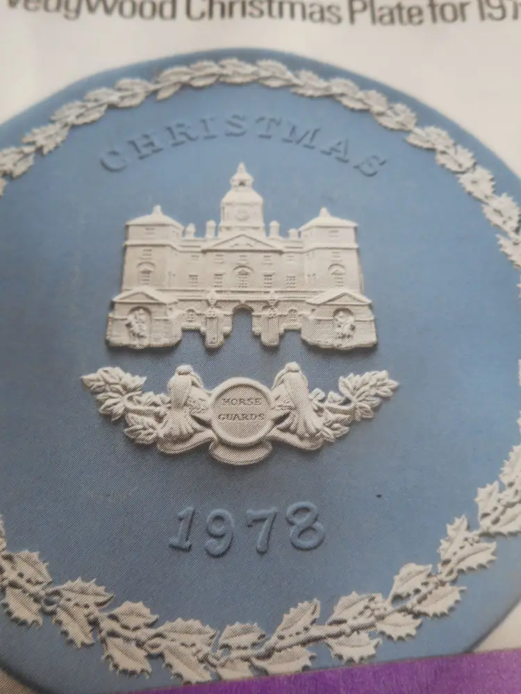 VTG Wedgwood Christmas 1978 “Horse Guards” 8” Blue Collector Plate - Estate Find