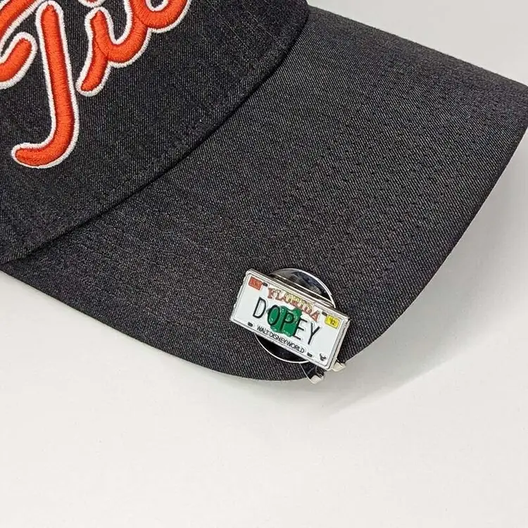 Disney "Dopey" License Plate Golf Ball Marker with Magnetic Hat Clip