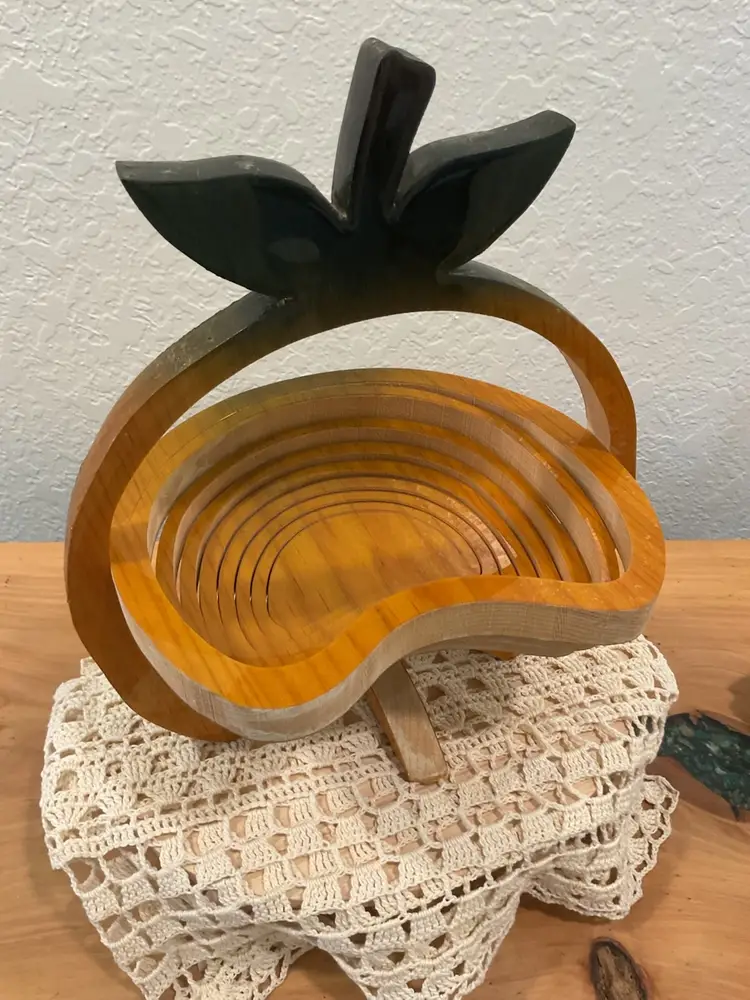 Vintage Wood Collapsible Apple Trivet/Bowl