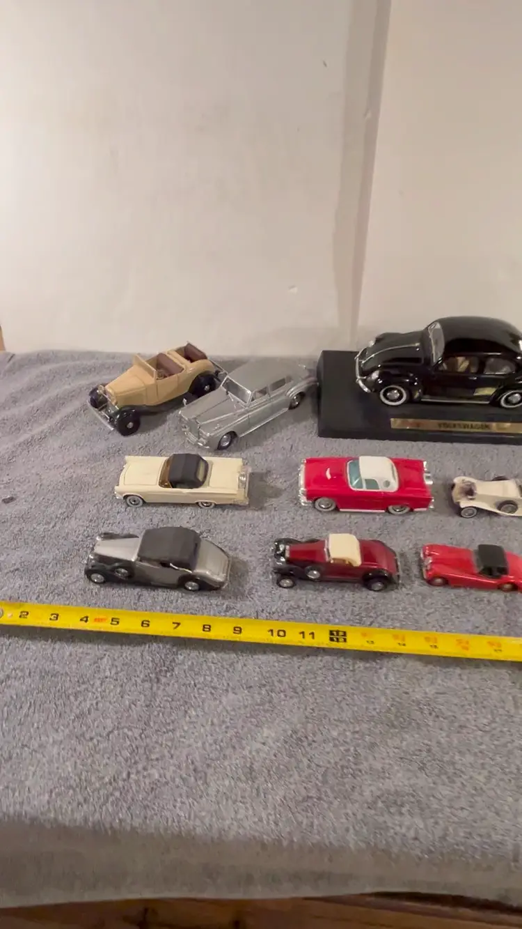 Lot Of 15 Die Cast Collectible Cars SKU 8124