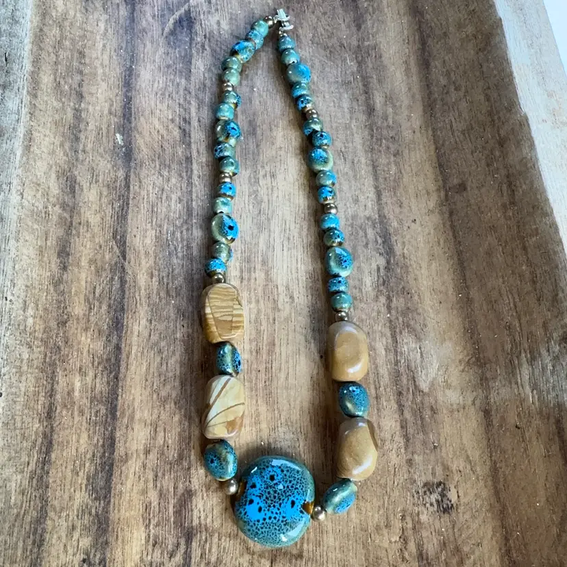 Ceramic Wood Look And Greens Necklace