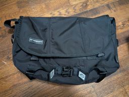 Timbuk2 Classic Messenger - Black - Small