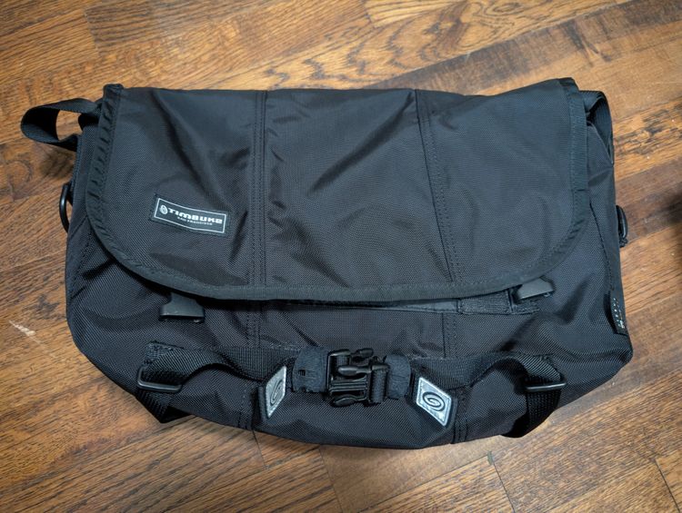 Timbuk2 Classic Messenger - Black - Small