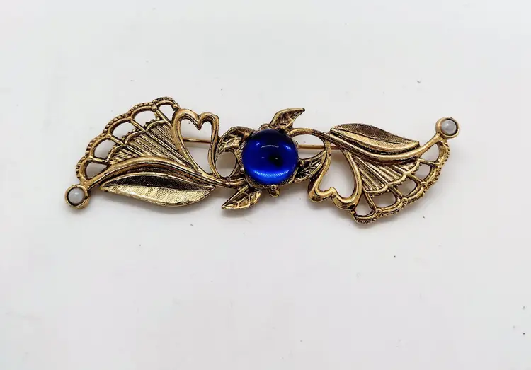 Vintage Gold Tone Cabochon Bar Brooch Pin Openwork Hearts Victorian Style