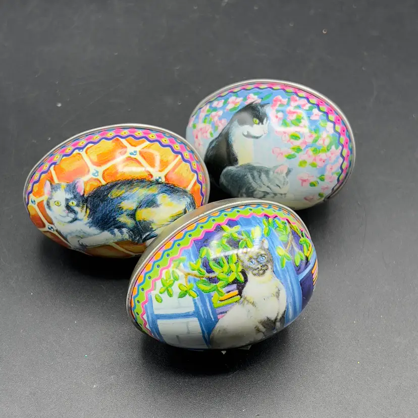 VTG Tin Metal Easter Egg Container w/ Kitty Cat Design Calico Tuxedo Set of 3