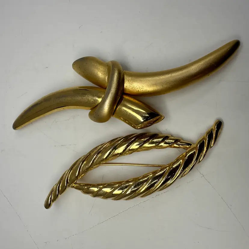 Lot/2 Large Gold Toned Brooches