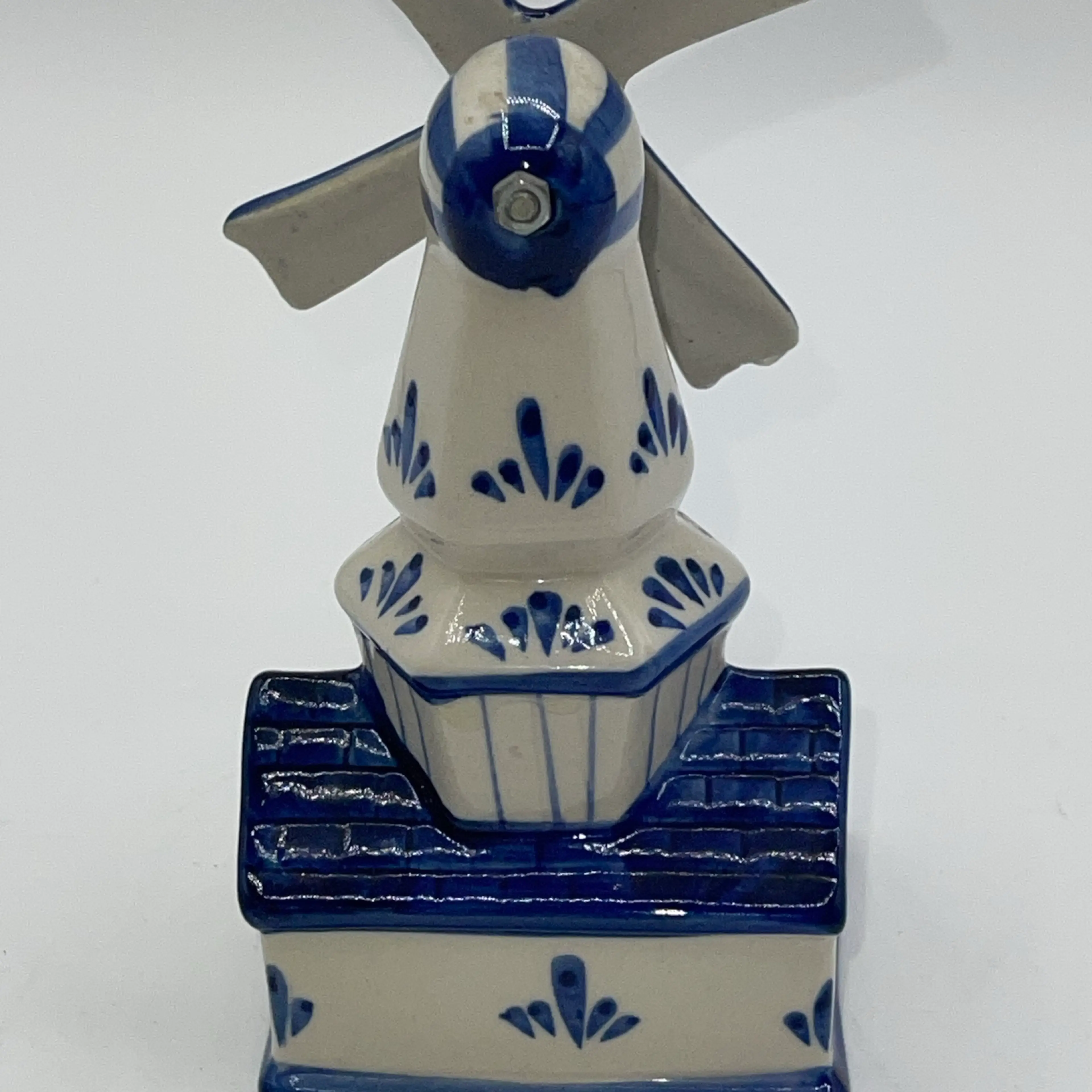 Image 4 of 6