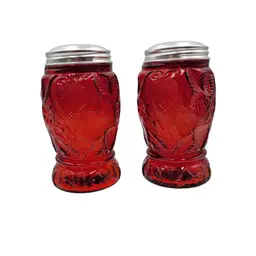 #02 Fenton Inverted Strawberry Amberina Red Glass Range Muffineer Shakers