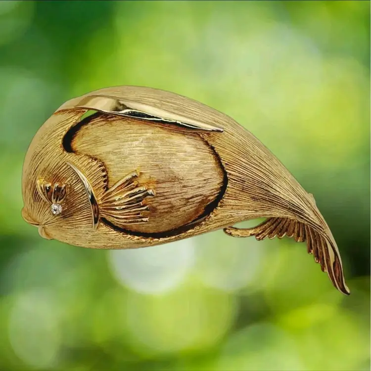 Textured Molded Big Belly Fish Clear Rhinestone Eye Gold Tone Brooch Beach