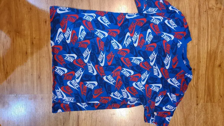 THE NIKE TEE Boys Kids Long Logo Athletic Shirt Youth Size L Blue Red White Fit