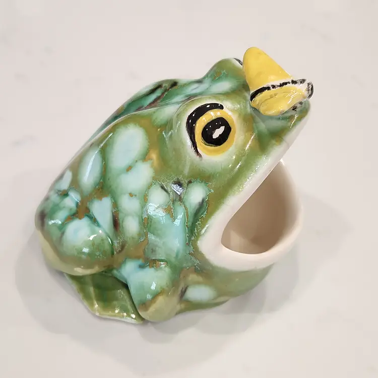 Ceramic Green Spotted Frog Sponge Holder W/Bee Hand Made CA '86