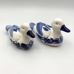 Set Of 2 Delft Blue Hand Painted Ducks Vintage 5.5" x 3"