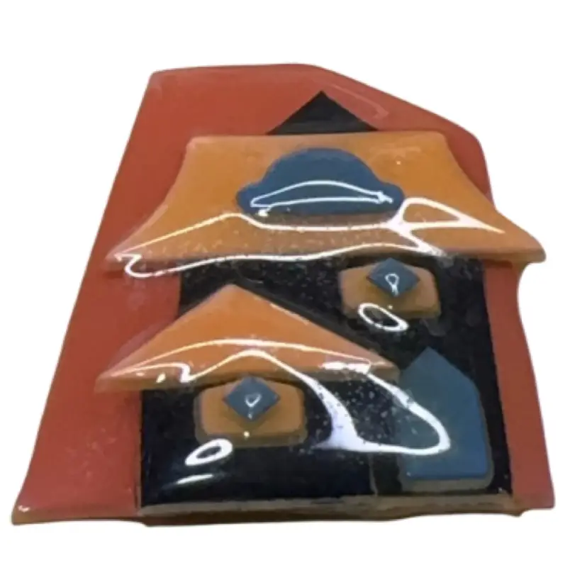 L09 Lucinda House Pin