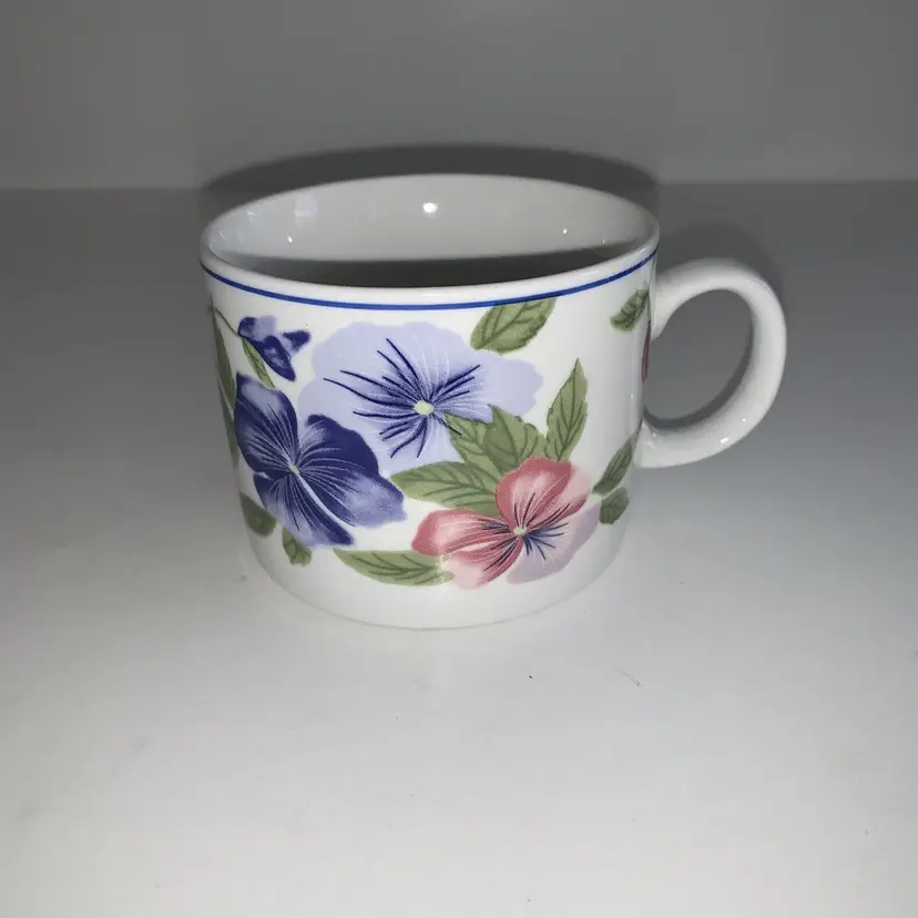 Majesticware Oneida Freesia Mug Coffee Cup