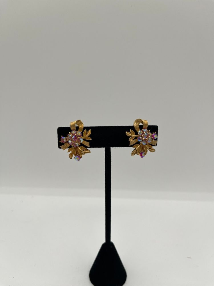 Vintage Aurora Borealis Rhinestone Gold Tone Flower Clip Earrings