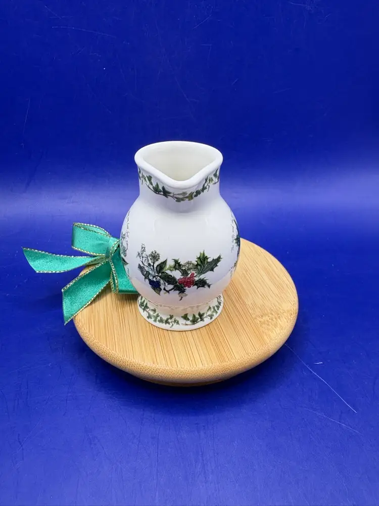 Portmeirion The Holly And The Ivy Jug Ornament