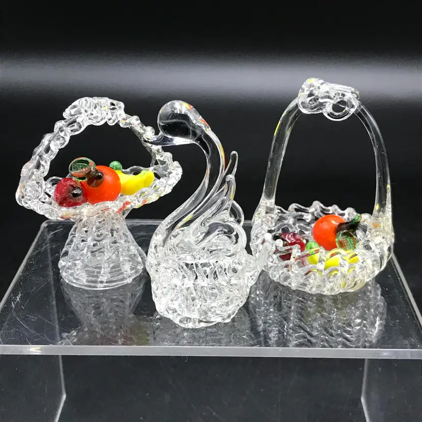 Vintage Spun Glass Lot of Swan and Two Fruit Baskets