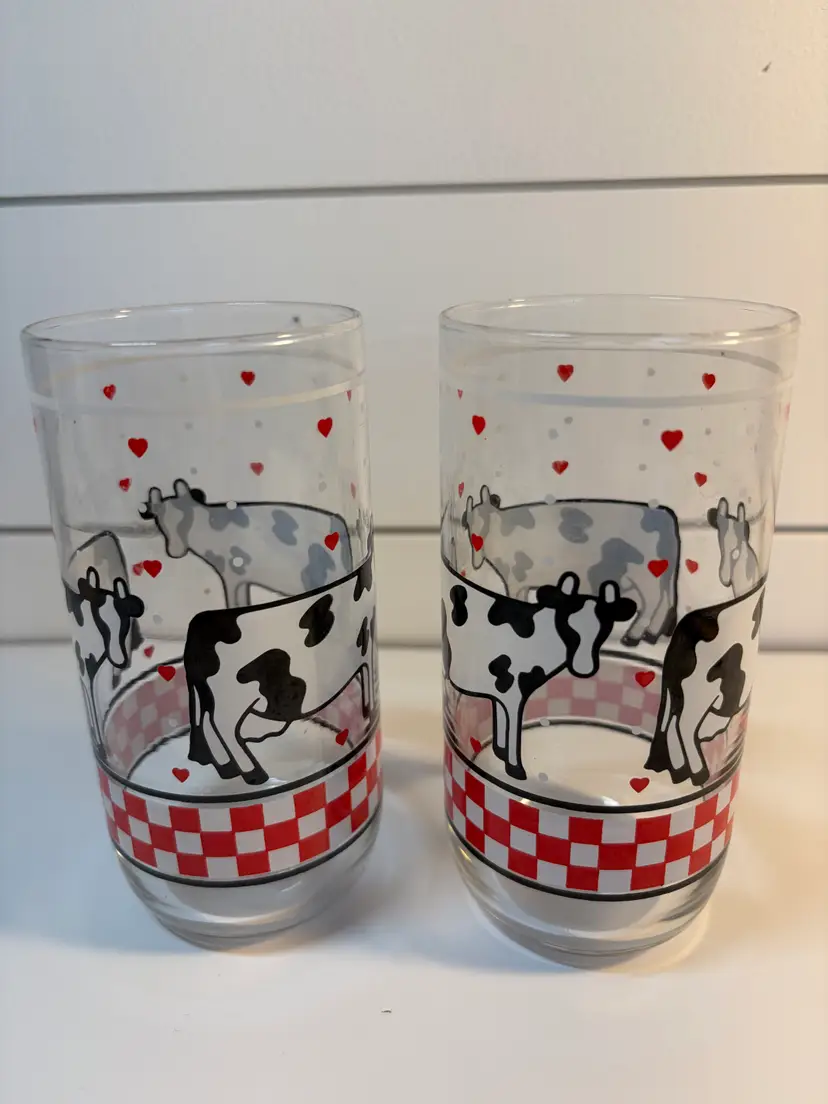 Vintage Libbey clear glass tumblers with cow and heart pattern