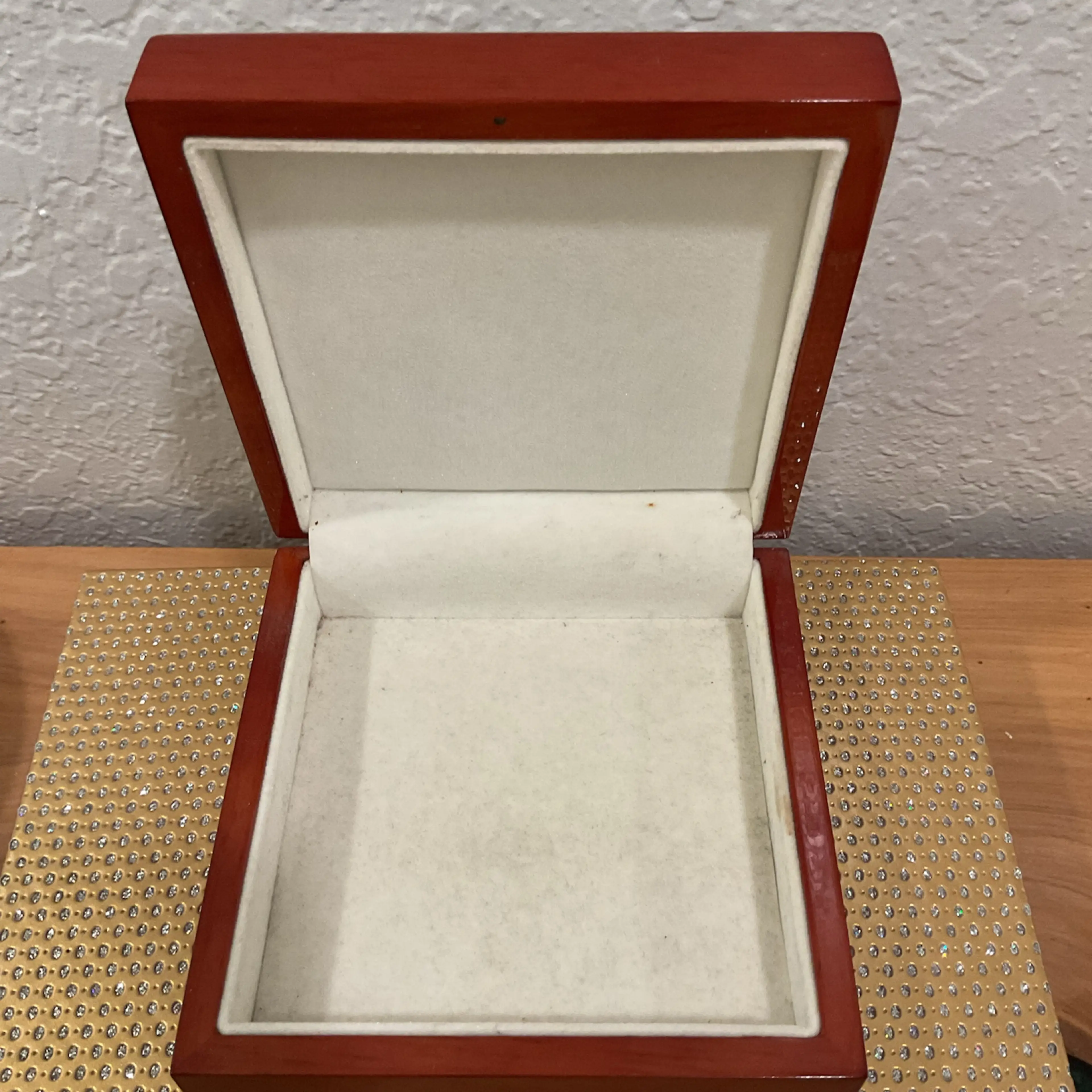 Image 2 of 2