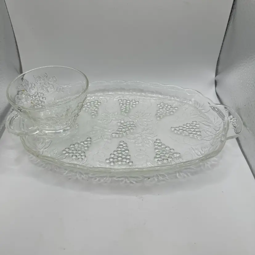 Anchor Hocking Grapes And Grapevines Snack Plate And Saucer