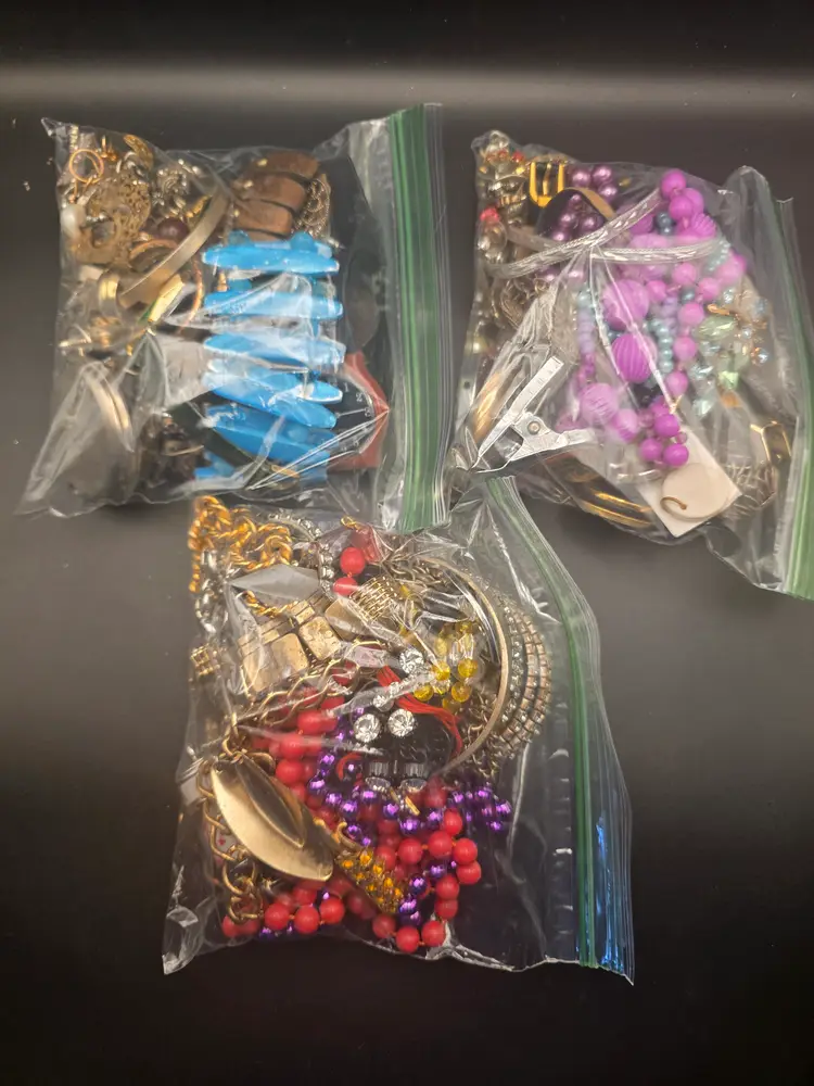 #01 - Junk treasure bags