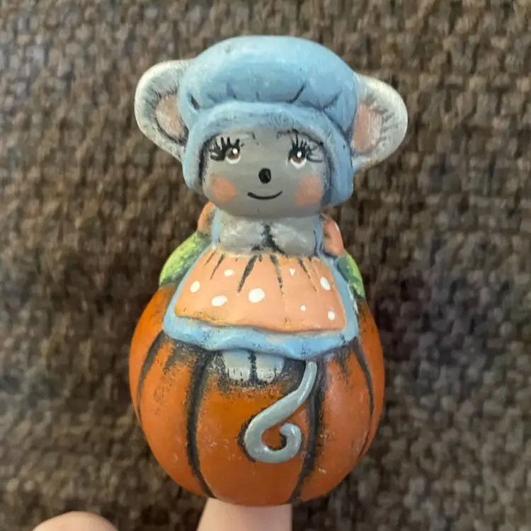 Ceramic Pumpkin with Girl Mouse On Top 1 1/2” X 2 1/2”
