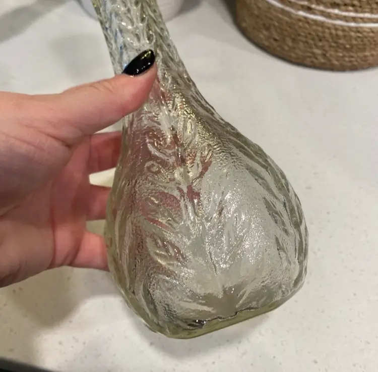 Vintage 1990 FTD Clear Glass Vase w/ Leaf Vine Design 9”