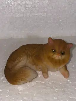 Vintage Resin Cat Figurine As Pictured All Average 3.5-4" In Length