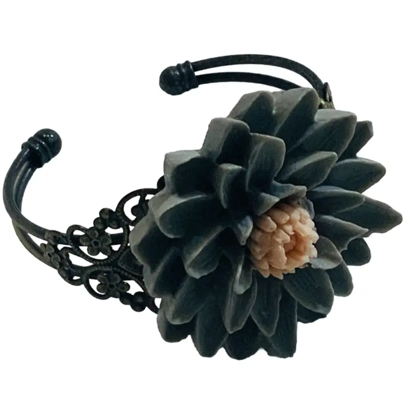 Sparkly Shinny  Vintage Costume Jewelry Crystal Acrylic And Metallic Cuff Bracelet 