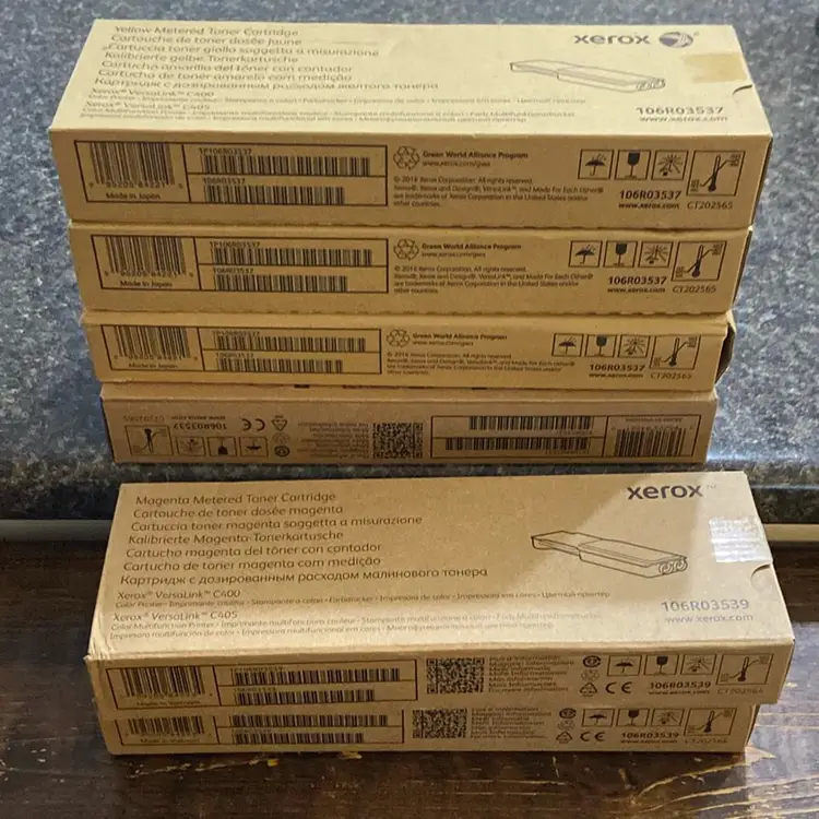 Xerox Toner Yellow X 4 Magenta X 2. 106r03539 106r033537