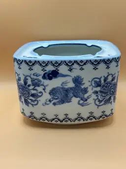 Large Blue And White Chinese Foo Dog Vintage Chinese Porcelain Ashtray Planter